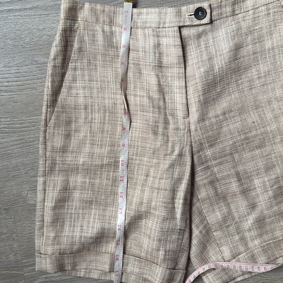Carolina Herrera linen high waisted shorts 4 - Picture 9 of 10